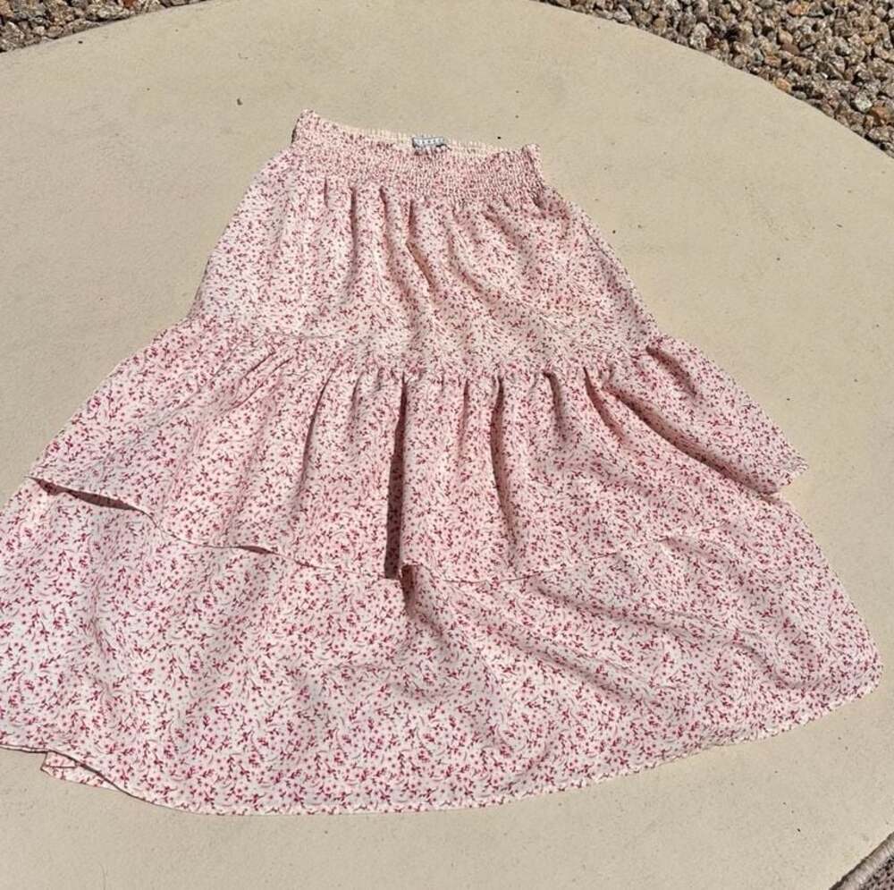 Senlis Women's Floral pink and white Maxi Shirt Size Small